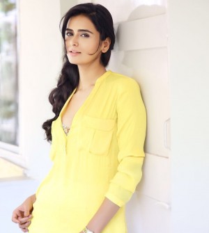 Meenakshi Dixit (aka) MeenakshI