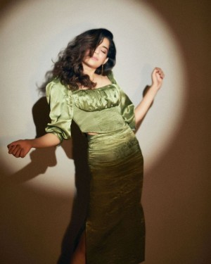 Mithila Palkar (aka) Mithila