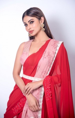 Mouni Roy (aka) MouniRoy