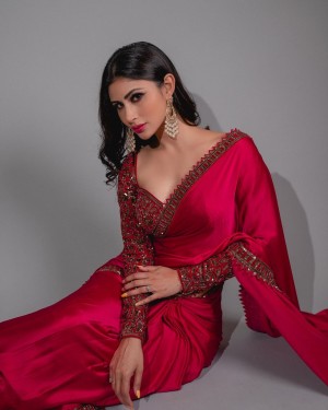 Mouni Roy (aka) MouniRoy