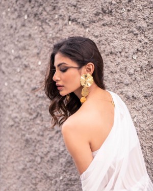 Mouni Roy (aka) MouniRoy