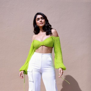 Mrunal Thakur (aka) Mrunal