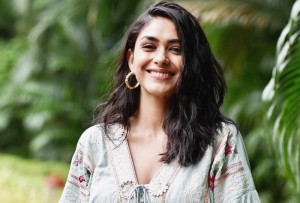 Mrunal Thakur (aka) Mrunal