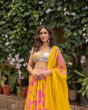 Mrunal Thakur (aka) Mrunal