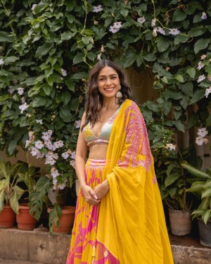 Mrunal Thakur (aka) Mrunal