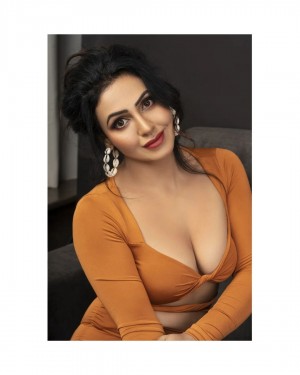 Nandini Rai (aka) NandhiniRai