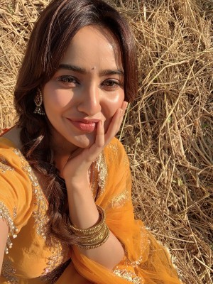 Neha Sharma (aka) NehaSharmaa