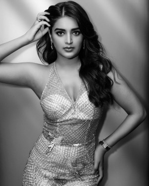 Nidhhi Agerwal (aka) NidhhiAgerwal