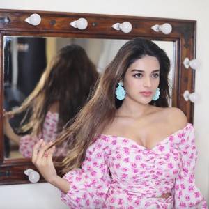 Nidhhi Agerwal (aka) NidhhiAgerwal