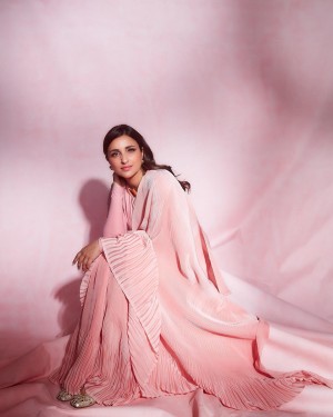 Parineeti Chopra (aka) ParineetiChopra