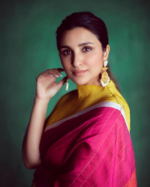 Parineeti Chopra (aka) ParineetiChopra