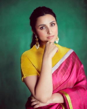 Parineeti Chopra (aka) ParineetiChopra