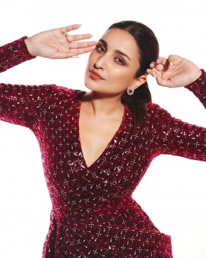 Parineeti Chopra (aka) ParineetiChopra