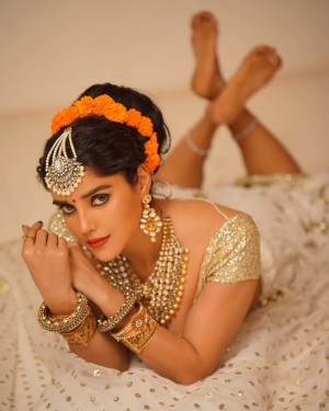 Pia Bajpai (aka) PiaBajpai