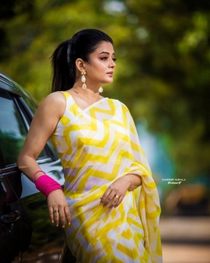 Priyamani (aka) Priya mani