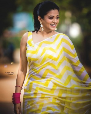 Priyamani (aka) Priya mani