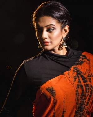 Priyamani (aka) Priya mani