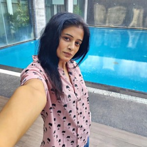 Priyamani (aka) Priya mani