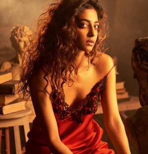 Radhika Apte (aka) RadhikaApte