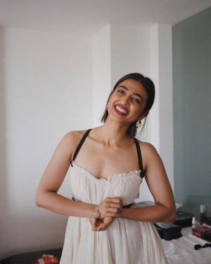 Radhika Apte (aka) RadhikaApte