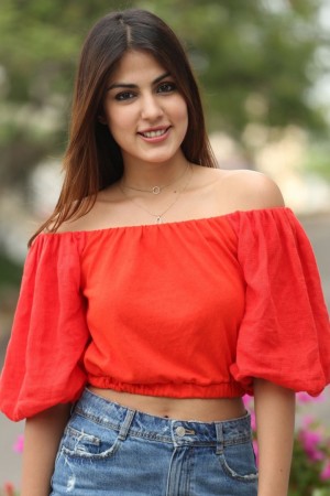 Rhea Chakraborty (aka) RheaChakraborty