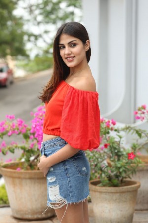 Rhea Chakraborty (aka) RheaChakraborty