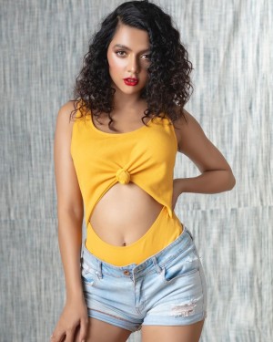 Ruhi Singh (aka) Ruhii Dilip Singh