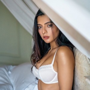 Ruhi Singh (aka) Ruhii Dilip Singh