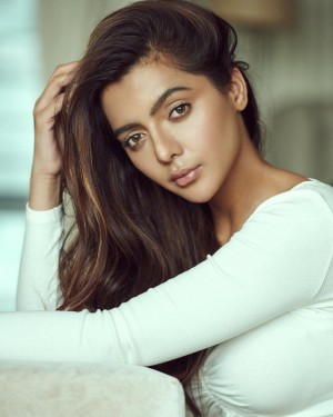 Ruhi Singh (aka) Ruhii Dilip Singh