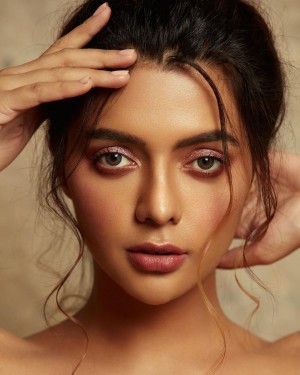 Ruhi Singh (aka) Ruhii Dilip Singh