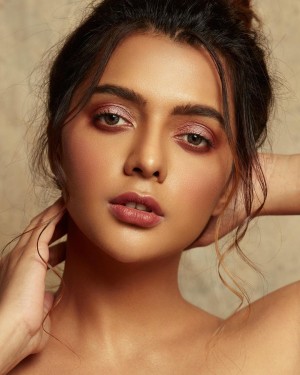 Ruhi Singh (aka) Ruhii Dilip Singh