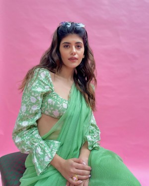 Sanjana Sanghi (aka) Sanjanaa Sanghi