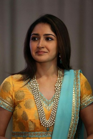 Sayyeshaa Saigal (aka) Sayyeshaa