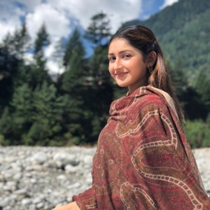 Sayyeshaa Saigal (aka) Sayyeshaa