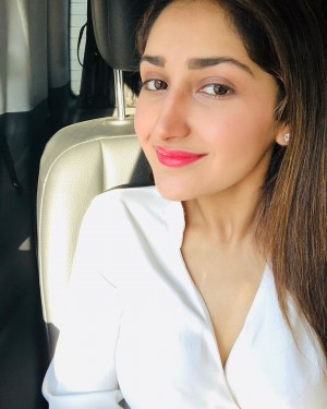 Sayyeshaa Saigal (aka) Sayyeshaa