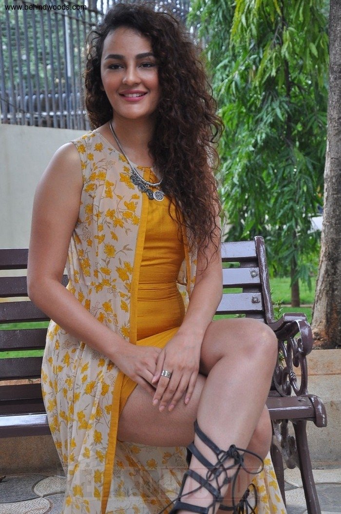 Seerat Kapoor (aka) SeeratKapoor