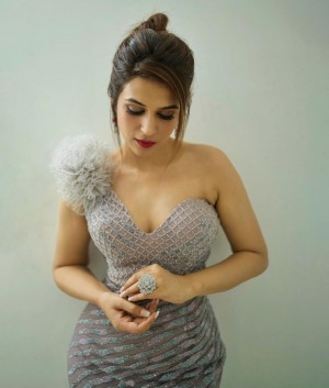 Shraddha Das (aka) Shraddhaa