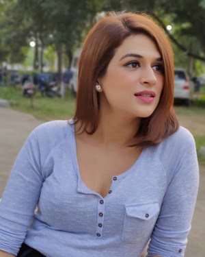 Shraddha Das (aka) Shraddhaa