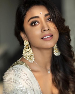 Shriya Saran (aka) Actress Shriya