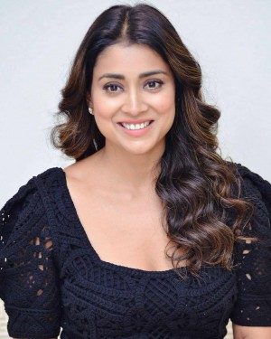 Shriya Saran (aka) Actress Shriya