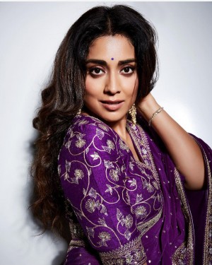 Shriya Saran (aka) Actress Shriya