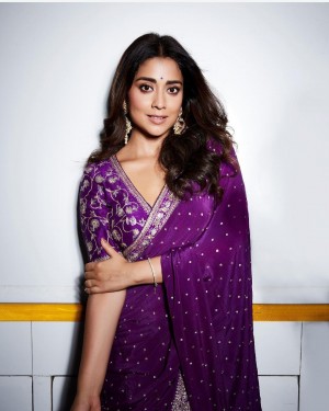 Shriya Saran (aka) Actress Shriya