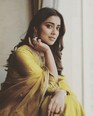 Shriya Saran (aka) Actress Shriya