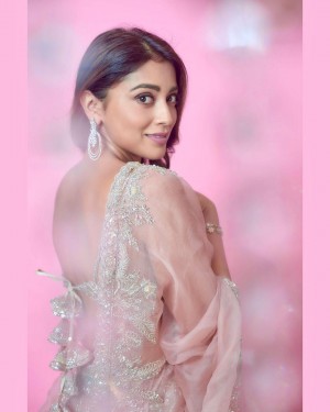 Shriya Saran (aka) Actress Shriya