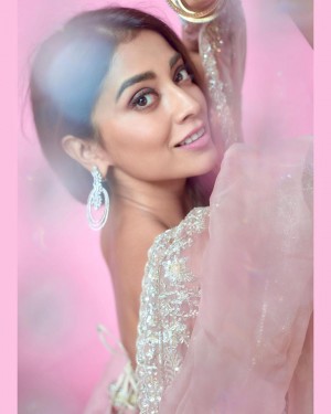 Shriya Saran (aka) Actress Shriya