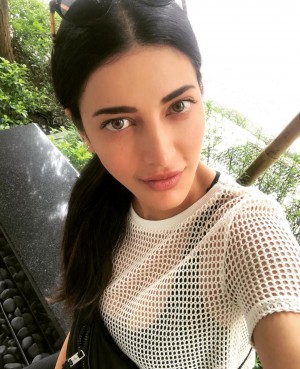 Shruti Haasan (aka) Shruti Hasan