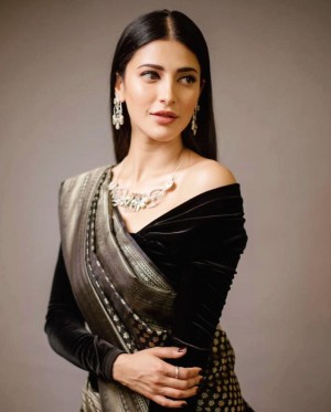 Shruti Haasan (aka) Shruti Hasan