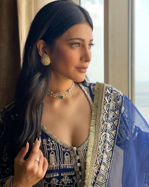 Shruti Haasan (aka) Shruti Hasan