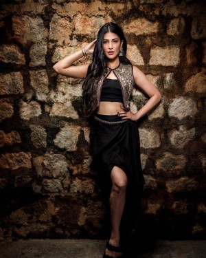 Shruti Haasan (aka) Shruti Hasan