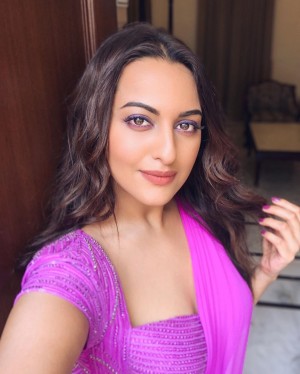 Sonakshi Sinha (aka) Sonakshi